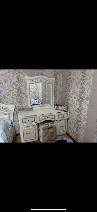 продам туалетный столик(комод) в хорошем состоянии