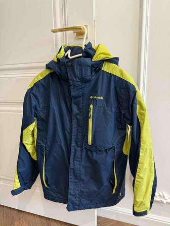 Продам куртку на мальчика