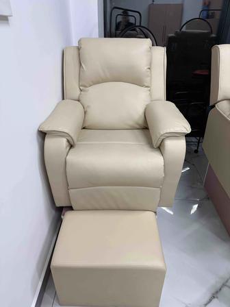 Продаю кресло реклайнер