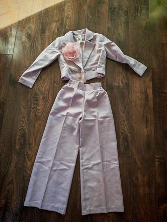 Костюм нарядный на девочку