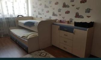 Срочно!!!!Отличного качества гарнитур в детскую
