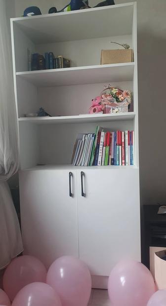 Продам книжный шкаф