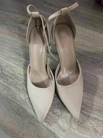 Бежевые туфли Zara как новые!