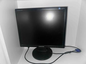 Монитор Samsung