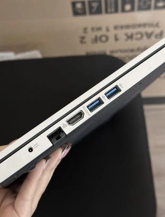 Acer ноутбук абсолютно новая как купилась так и стоит