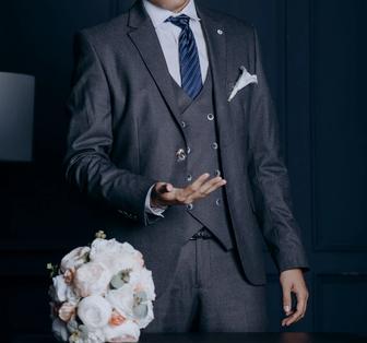 Мужской костюм тройка