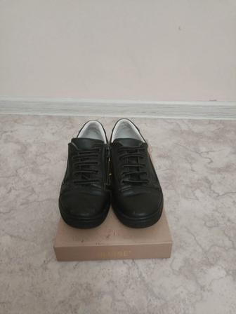 Продам туфли детские(Турция)