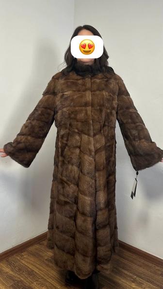 Продам шубу новую