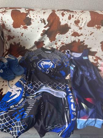 Продам рашгард, борцовки, борцовское трико