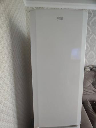 Продам Холодильник Beko