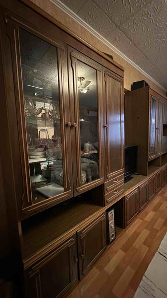 Отдам даром стенку