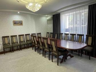 Стол и стулья