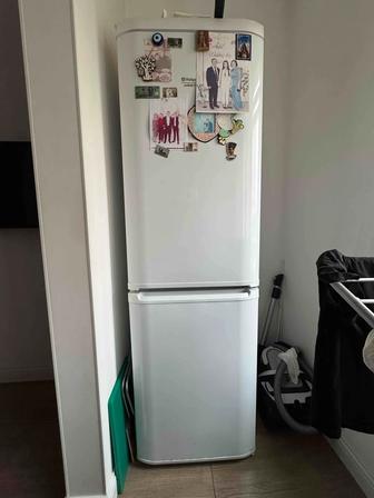 Холодильник Ariston