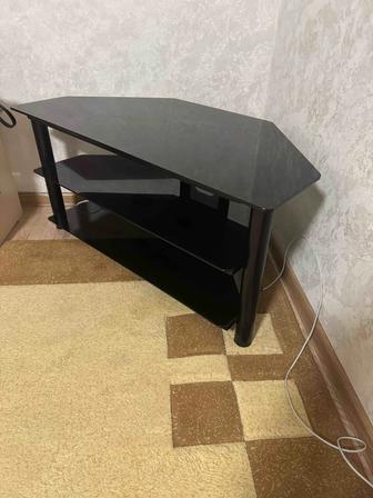 Продам тумбу под телевизор