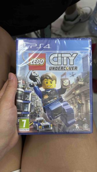 Продам новую игру на PS4 LEGO CITY UNDERCOVER