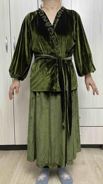 Костюмы двойки ( в карусели несколько)
