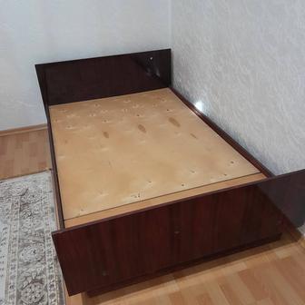 Продам кровать деревянную