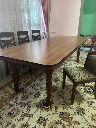 Стол со стульями