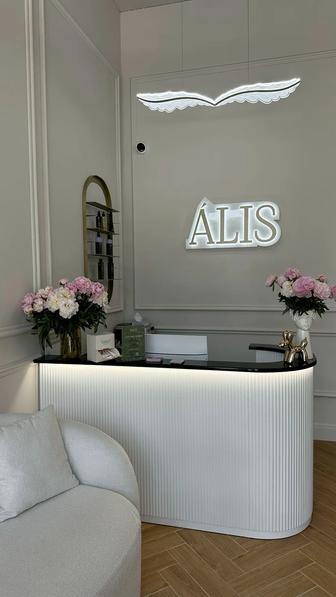 Рекламная компания Оформление салонов красоты