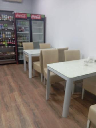 Продаю столы и стулья для кафе / столовой / офиса