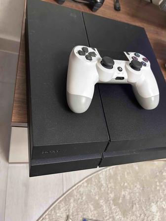 Продам Sony PlayStation 4