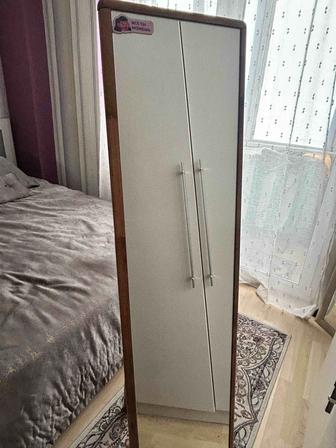 Напольное зеркало
