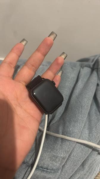 Продам смарт часы Apple Watch 40 мм