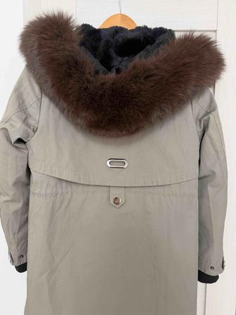 Продам куртку для девочки