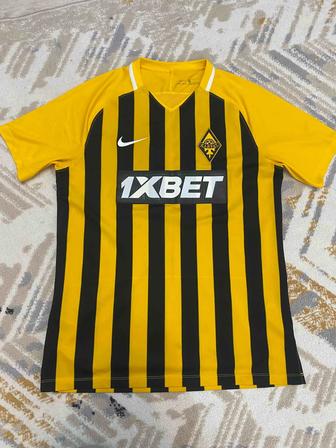 Футболка Кайрат с автографами