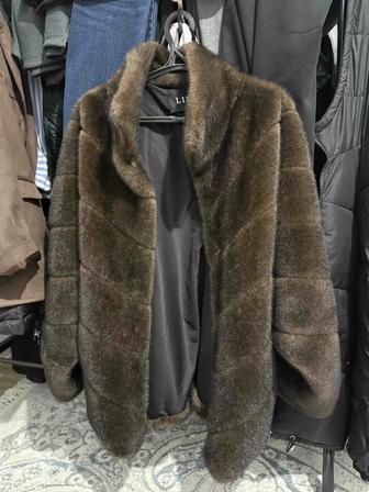 Продам эко шубу летучка в отличном состоянии