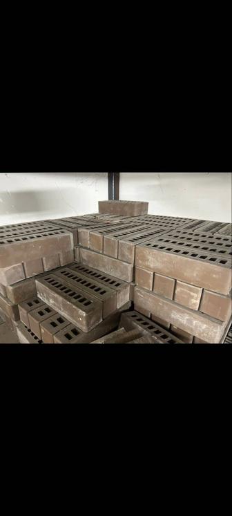 Продаются керамические кирпичи