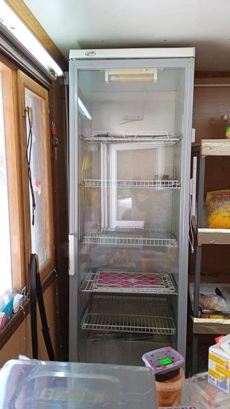 Продам витринный холодильник