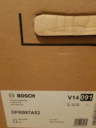 Кухонная вытяжка Bosch DFR097A52, новая.