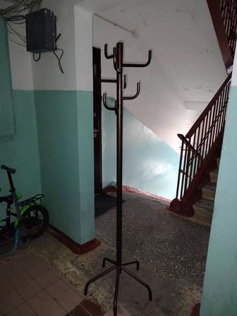 Продам вешалку-кактус