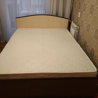 Продам двуспальную кровать