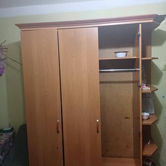 Шкаф