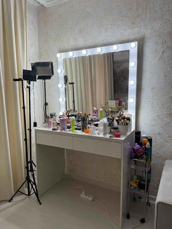 Стол визажиста / гримерный стол