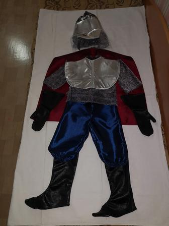 Новогодний костюм.рыцарь