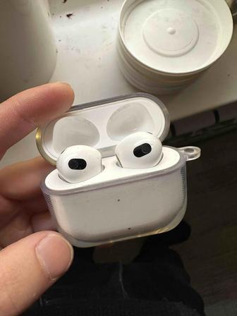 Продам AirPods 3 в идеале