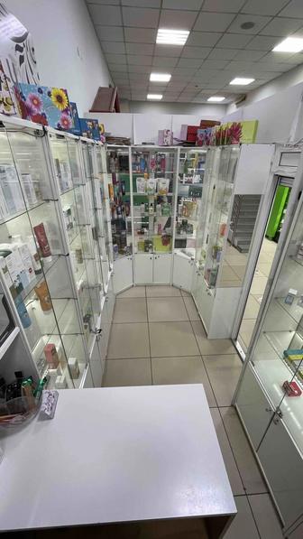 Продам торговое оборудование шкафы