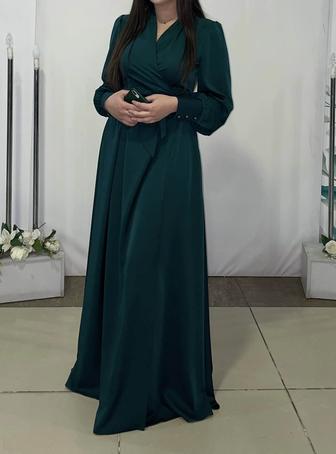 Вечернее платье, атласное на запах