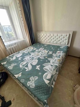Двухспальная кровать