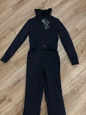 Продам новый комбинезон (лыжный ) OYSHO.