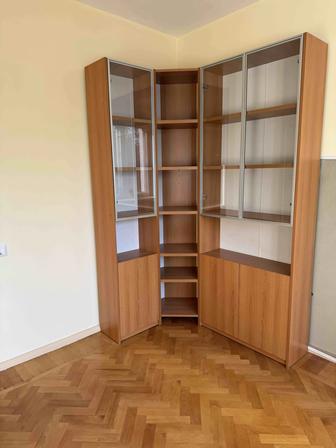 Книжный шкаф