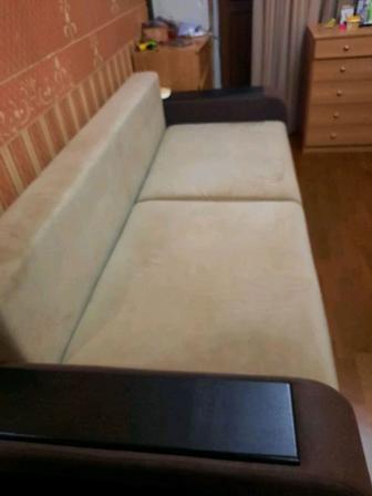 Продам Диван в очень хорошем состоянии