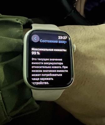 AppleWatch 8, 45 мм, алюминиевый корпус.