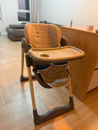 Детский стульчик для кормления