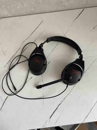 HyperX Cloud Stinger HX-HSCS-
ВК/ЕЕ черный-красный