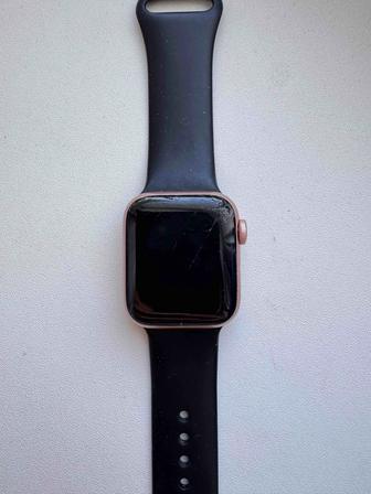 Продам Apple Watch SE 40mm