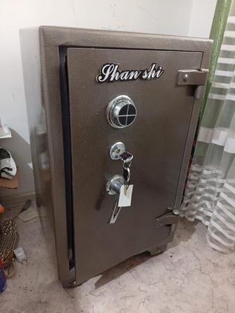 Продам сейфы 80 см